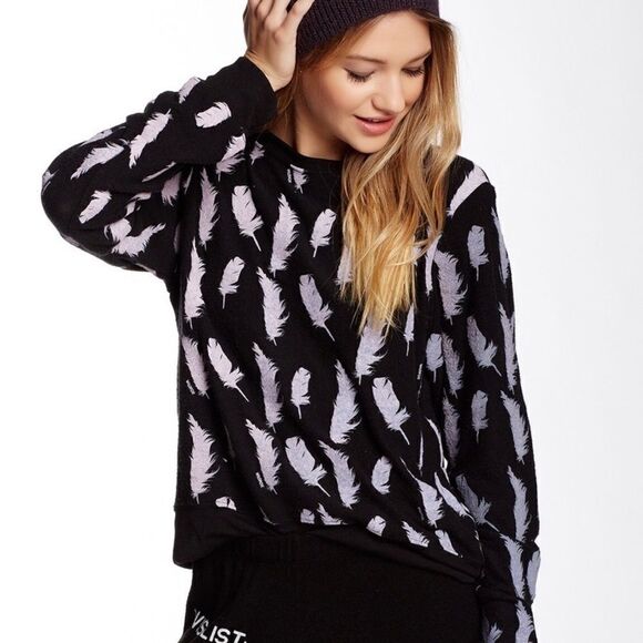 Wildfox Pillow Fight Feather Print Black Sweatshirt Size XSmall - Picture 1 of 9